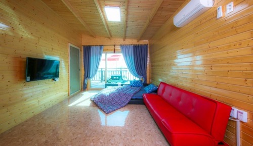 Room (Family Room 5 (Ondol))