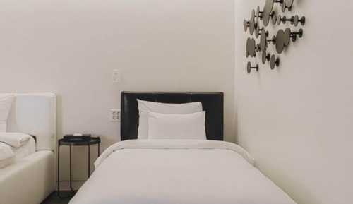 Room (Deluxe Twin - No Window)