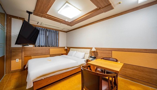 Room (Family Bath - Spa Junior QT Room (lar)