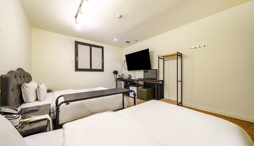 Room (Twin - Double Single (OTT))