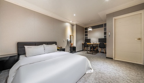Room (ODA Super Deluxe (super king bed OTT )