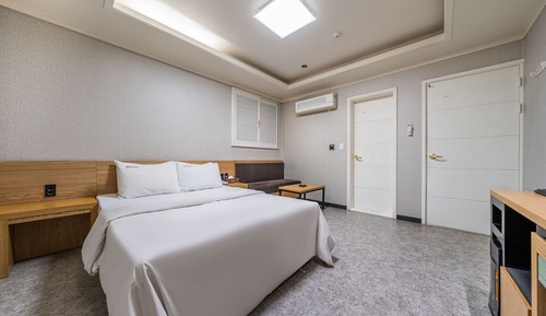 Room (Standard Double(King Bed))