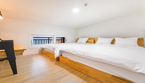 Basic Room, 1 Bedroom (302 (ocean view))