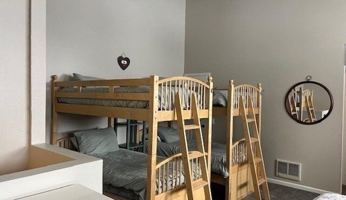 Condo, 2 Bedrooms