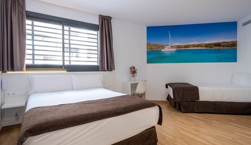 Deluxe Triple Room