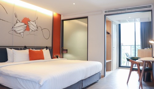 Deluxe Room, Canal View, Corner