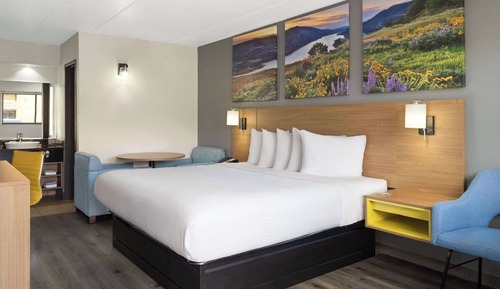 Studio Suite, 1 King Bed, Non Smoking