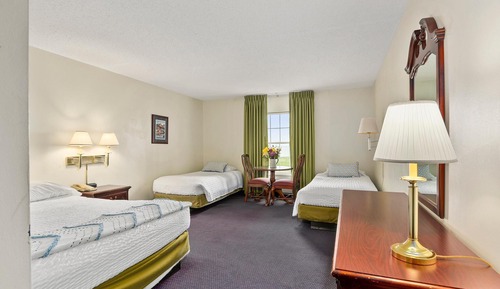 Room, Multiple Beds (SBSD)
