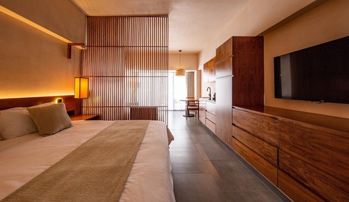 Junior Studio Suite