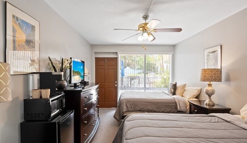 Premium Studio, Pool View