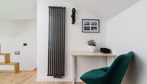Studio, Balcony