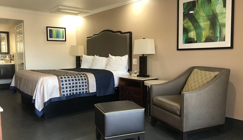 Economy Single Room, 1 King Bed