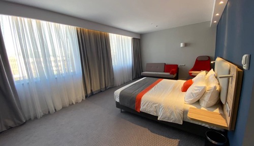 Standard Room, 1 Queen Bed, Accessible, Non Smoking
