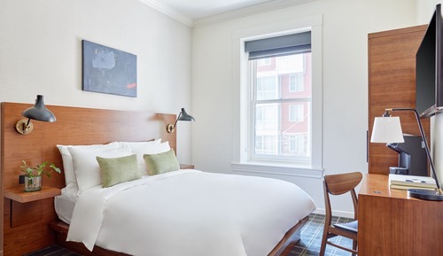 Standard Room, 1 Queen Bed