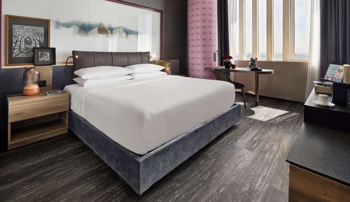 Suite, City View