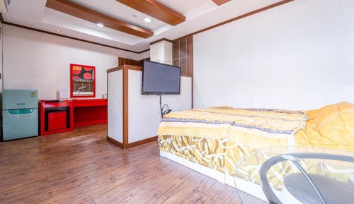 Basic Room, 1 Bedroom (301-)