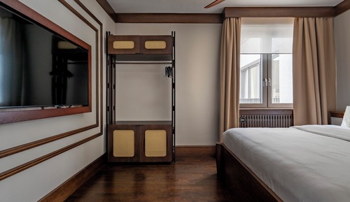 Extra Large Room, Separate Living Area