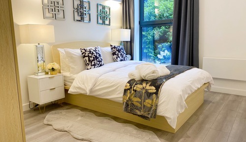 Apartment, Private Bathroom (Newpointe Stunning)