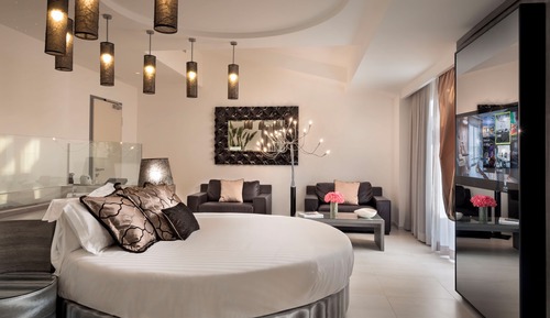 Design Suite, 1 Queen Bed, Partial Sea View