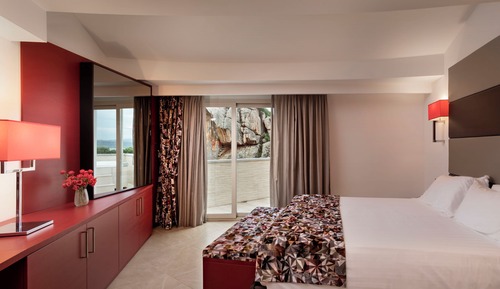 Luxury Suite, 1 King Bed with Sofa bed, Jetted Tub, Sea View