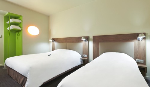 Room, 2 Twin Beds (Next Generation)