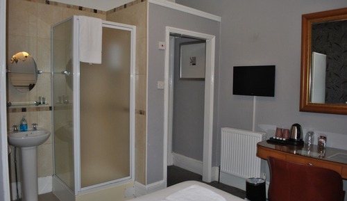 Double Room, Ensuite (Private Toilet In Hallway)