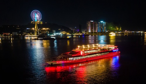 Classic Suite & Delight dining cruise