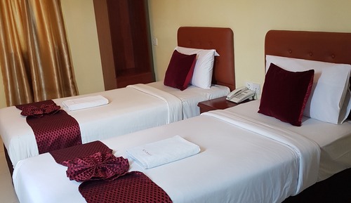 Superior Twin Room with Window