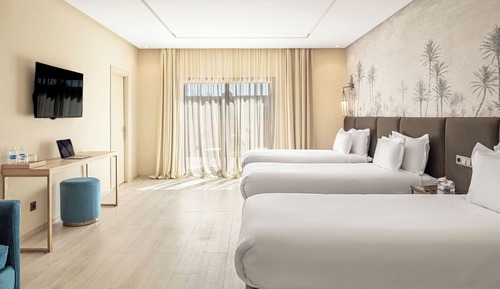 Triple Room (Vue Rue IbnIsahel)