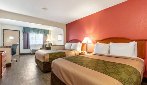 Suite, 2 Queen Beds, Smoking