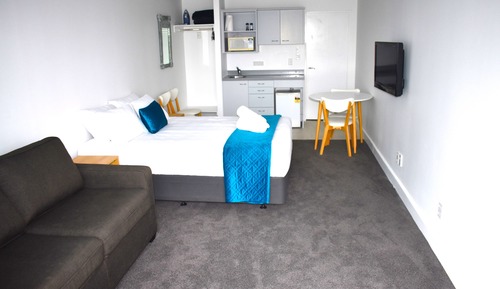 Deluxe Studio Suite
