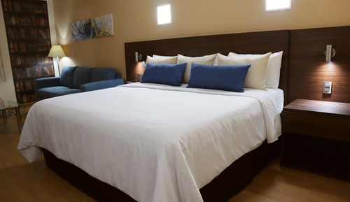 Standard Triple Room, 2 Queen Beds