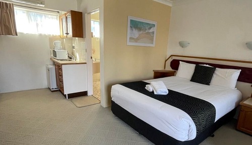 Deluxe Queen Room