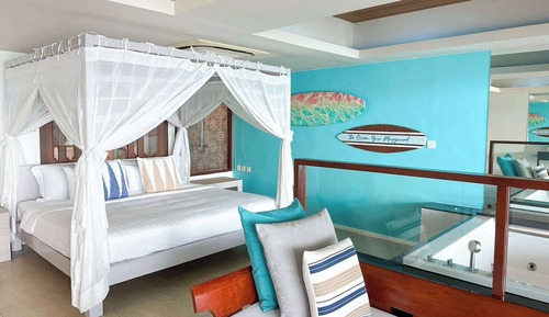 Suite, 1 King Bed, Non Smoking, Pool Access