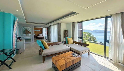 Suite, 1 King Bed, Non Smoking, Sea View