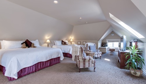 Penthouse Suite with 2 King Beds