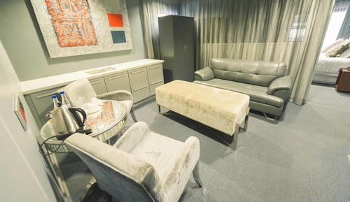 Deluxe Suite