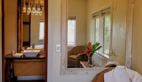 Club Room with King or Two Single Beds & AC