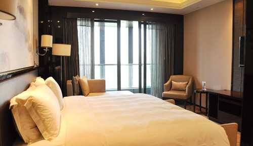 King One Bedroom Suite