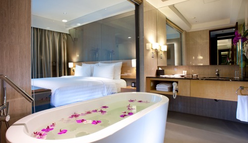 Club Room, 1 King Bed (Ambassador)