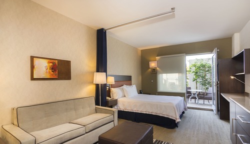 Studio, 1 Queen Bed, Non Smoking, Patio