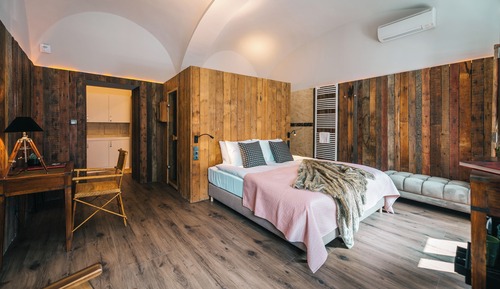Romantic Studio Suite