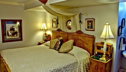 Blue Haven King Room