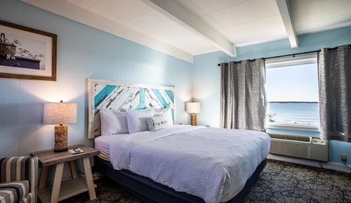Comfort Room, Lake View 103, Pet Friendly