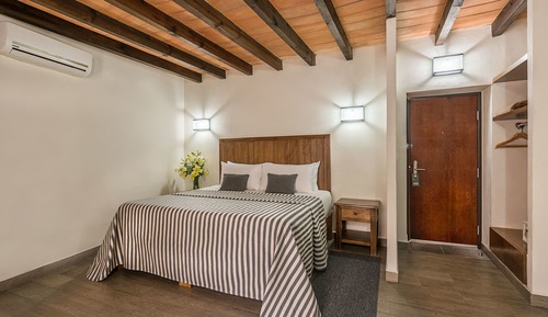 Superior Room, 1 King Bed