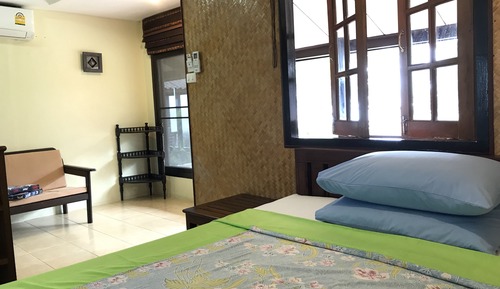 Superior Bungalow, Beachside