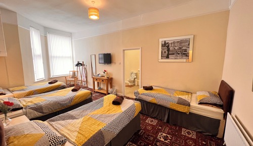 Family Room, Private Bathroom (Sleeps 4)