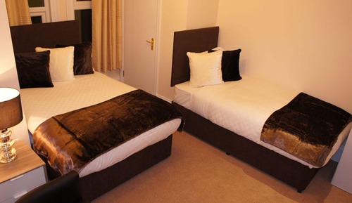 Twin Room, Private Bathroom