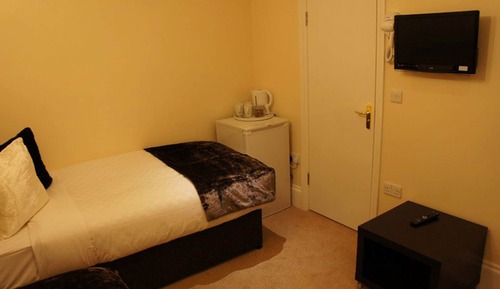 Single Room, Private Bathroom
