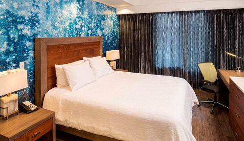 Presidential Suite, 1 King Bed, Jetted Tub (Balcony)